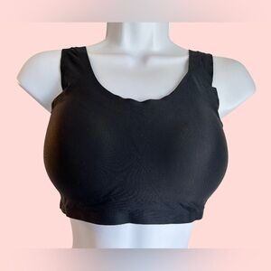 NEW TRIUMPH NO UNDERWIRE PADDED BRA